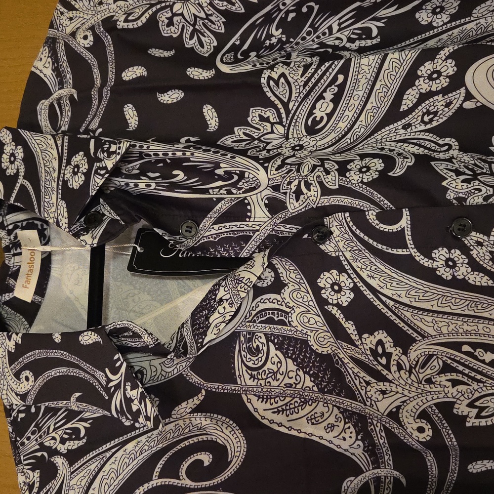 NWT B&W paisley long sleeve Button Down shirt Size Lg. - Picture 2 of 2